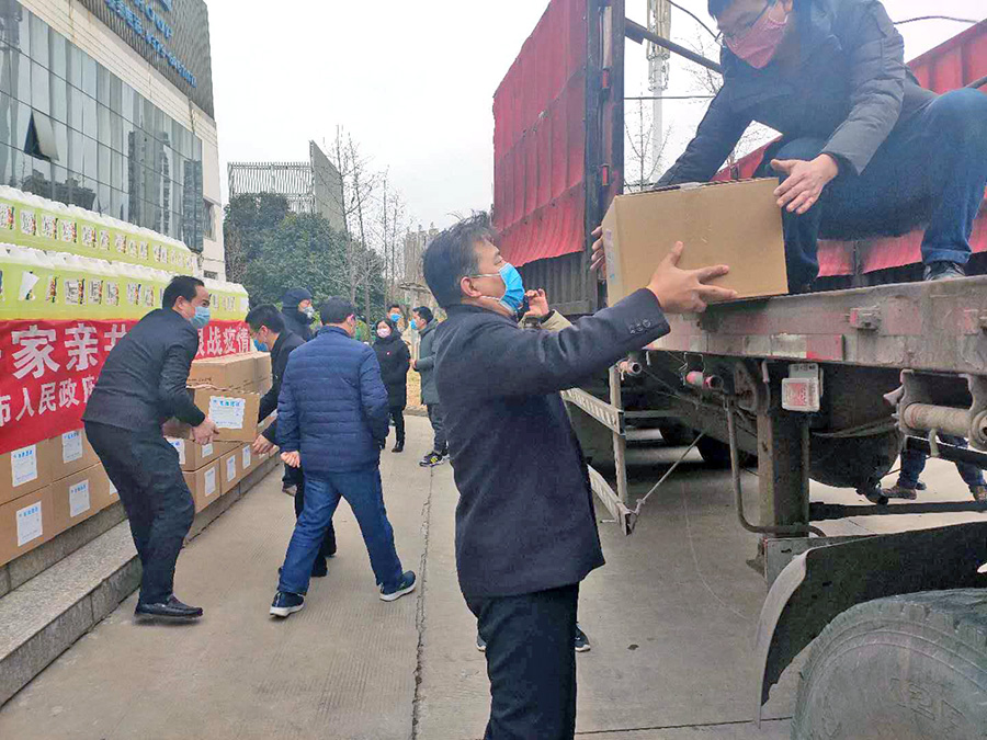 2月15日交運集團負責運送洛陽市志愿信陽防疫物資